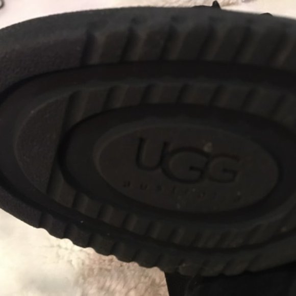 UGG black suede lace up boots size 8. - Picture 2 of 2